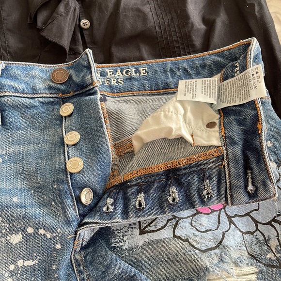 American Eagle Outfitters Distressed Jean Shorts - Picture 8 of 11